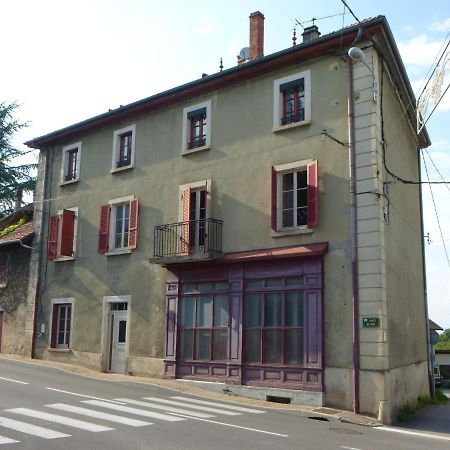 Grand studio et jolies chambres à louer Passins Exterior foto