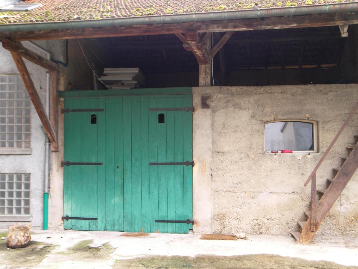 Grand studio et jolies chambres à louer Passins Exterior foto